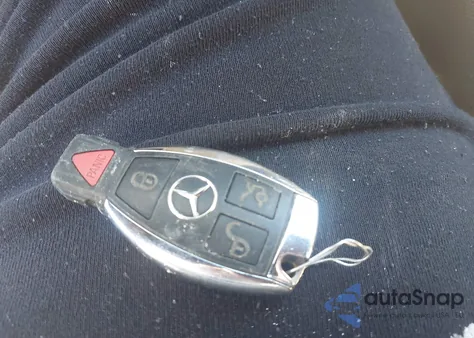 2013 Mercedes-Benz C 250 Sport z USA, uszkodzony, nr VIN WDDGF4HBXDR257474